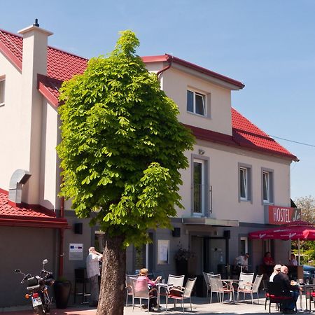 Hostel Plus Caffe Petrovce ภายนอก รูปภาพ