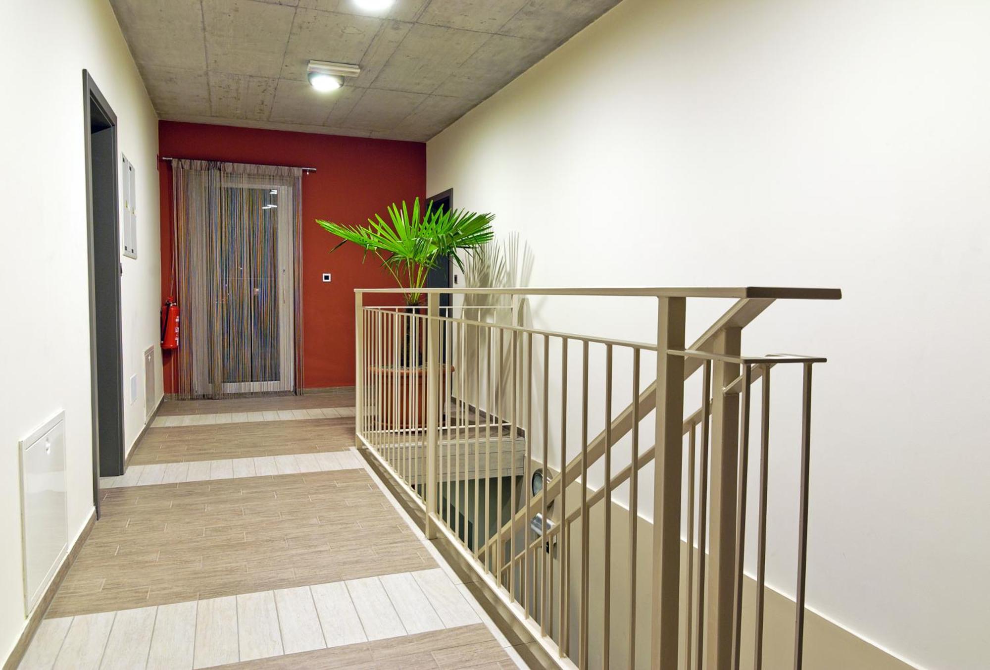 Hostel Plus Caffe Petrovce ภายนอก รูปภาพ